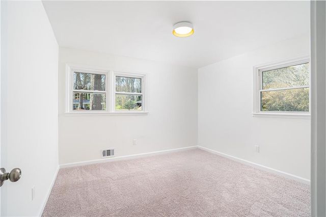 311 Lynnwood Drive, Woodstock, GA 30188