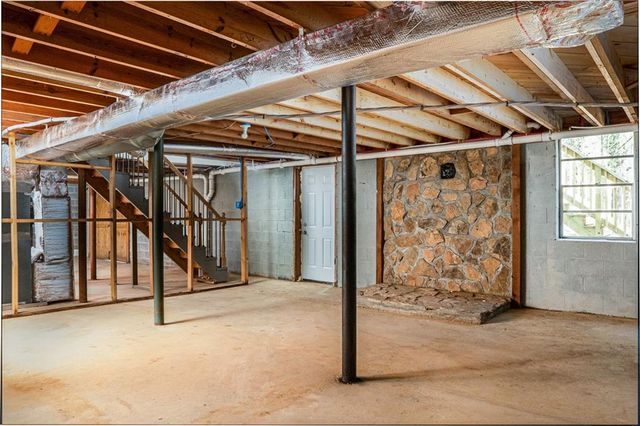 311 Lynnwood Drive, Woodstock, GA 30188