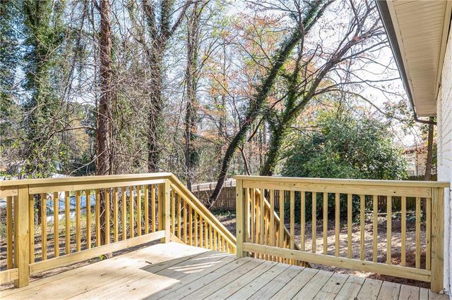 311 Lynnwood Drive, Woodstock, GA 30188