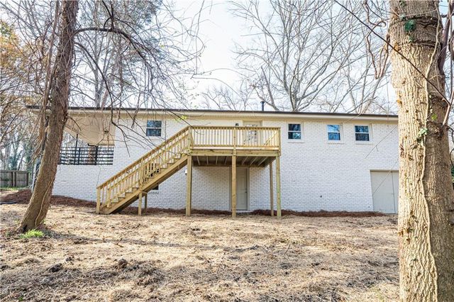 311 Lynnwood Drive, Woodstock, GA 30188