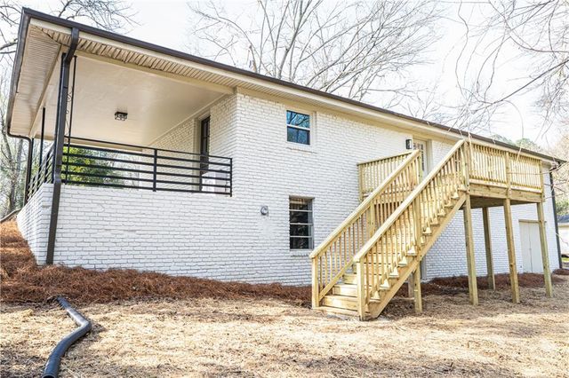 311 Lynnwood Drive, Woodstock, GA 30188