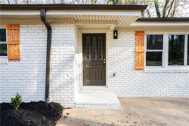 311 Lynnwood Drive, Woodstock, GA 30188