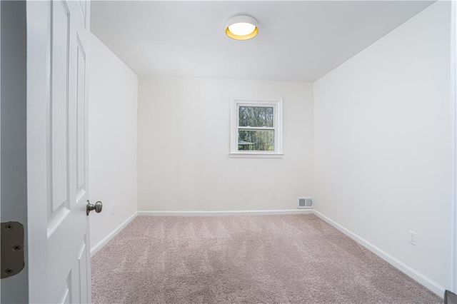 311 Lynnwood Drive, Woodstock, GA 30188