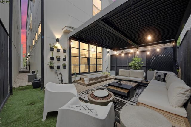 1908 W 25th Street, Houston, TX 77008
