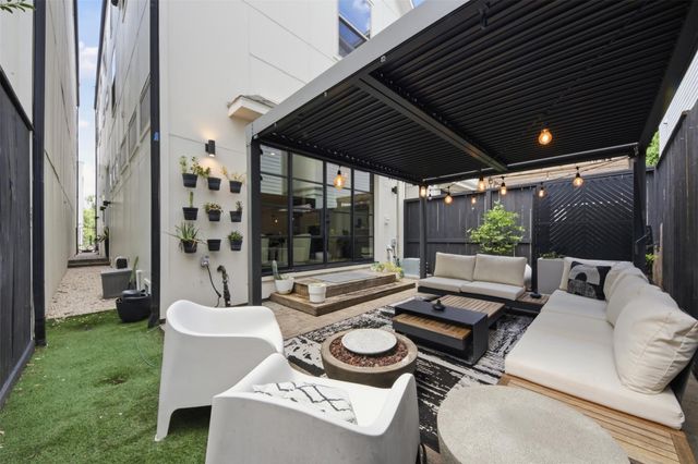 1908 W 25th Street, Houston, TX 77008