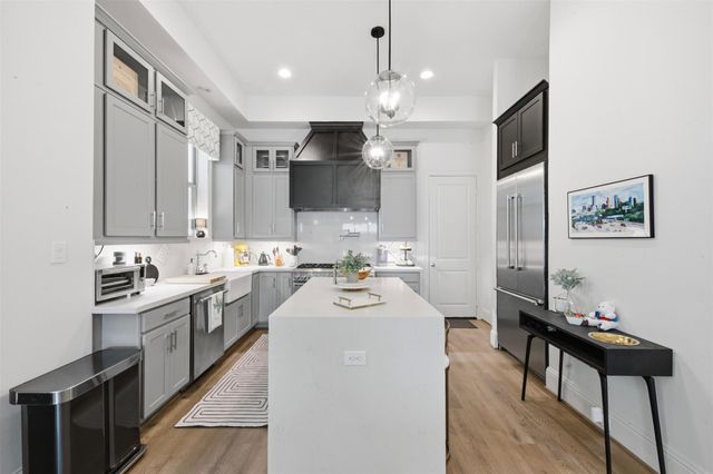 1908 W 25th Street, Houston, TX 77008