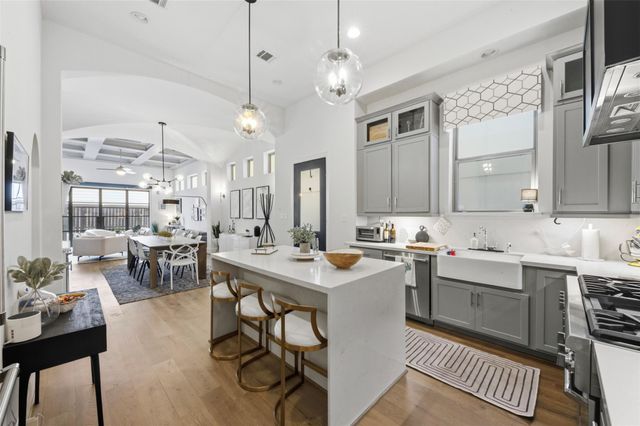 1908 W 25th Street, Houston, TX 77008
