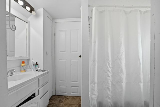 3322 C Avenue NE, Cedar Rapids, IA 52402