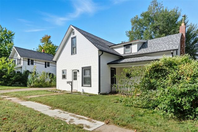 3322 C Avenue NE, Cedar Rapids, IA 52402