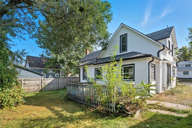 3322 C Avenue NE, Cedar Rapids, IA 52402