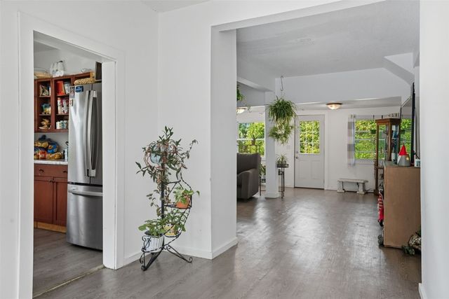 3322 C Avenue NE, Cedar Rapids, IA 52402