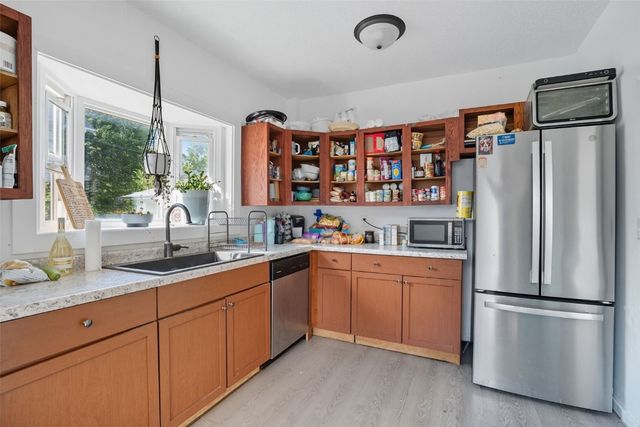 3322 C Avenue NE, Cedar Rapids, IA 52402