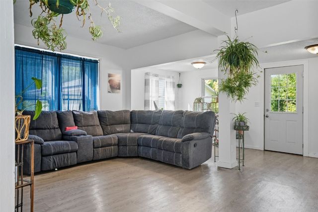 3322 C Avenue NE, Cedar Rapids, IA 52402