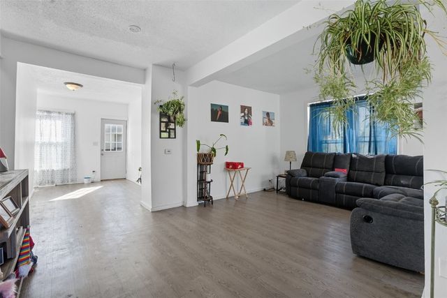 3322 C Avenue NE, Cedar Rapids, IA 52402