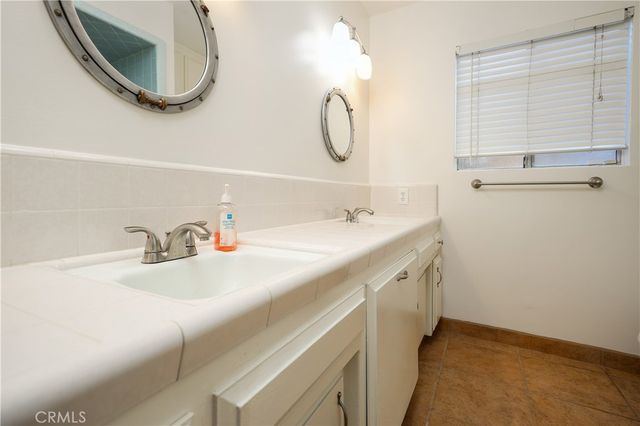 2416 Bladen, Bakersfield, CA 93309