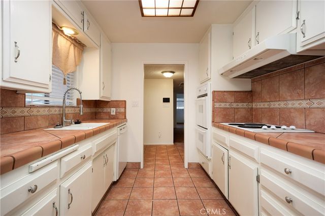 2416 Bladen, Bakersfield, CA 93309