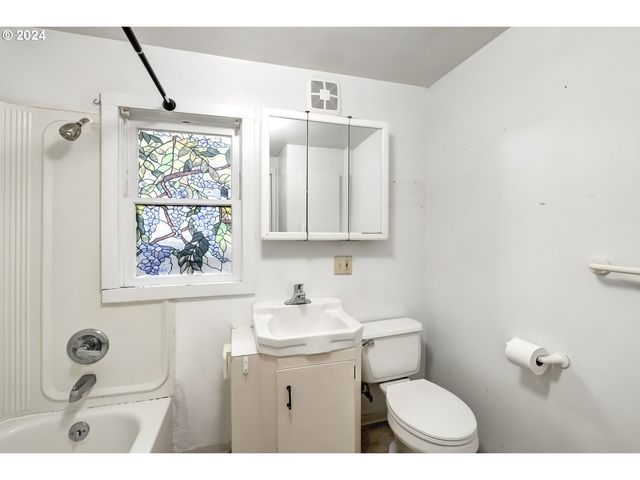 844 Se CEDAR St, Hillsboro, OR 97123