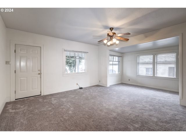 844 Se CEDAR St, Hillsboro, OR 97123