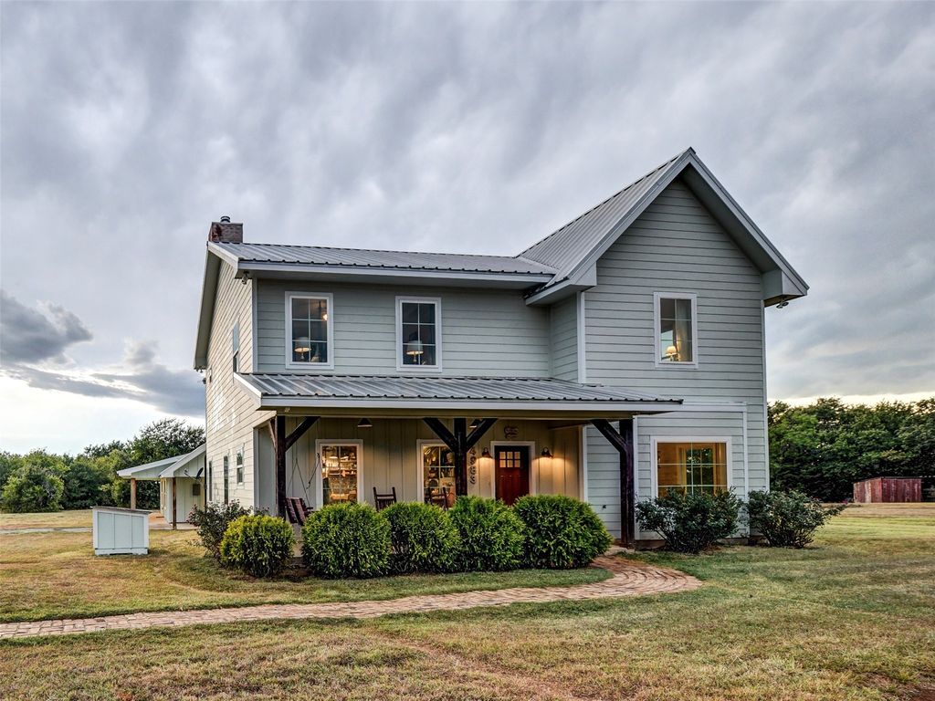 4983 Applegate Road, Bowie, TX 76230