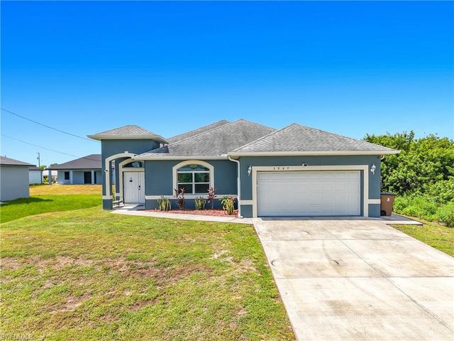 3907 11th ST SW, Lehigh Acres, FL 33976