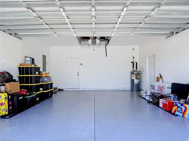 3907 11th ST SW, Lehigh Acres, FL 33976