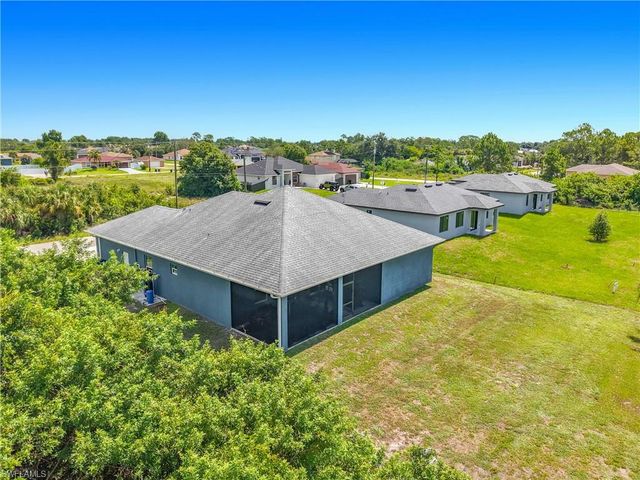 3907 11th ST SW, Lehigh Acres, FL 33976