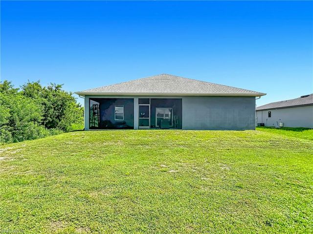 3907 11th ST SW, Lehigh Acres, FL 33976