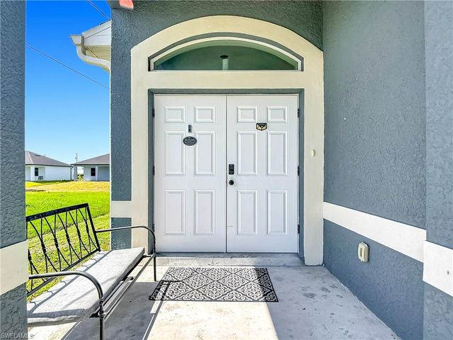 3907 11th ST SW, Lehigh Acres, FL 33976