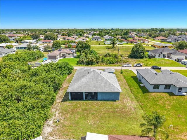 3907 11th ST SW, Lehigh Acres, FL 33976