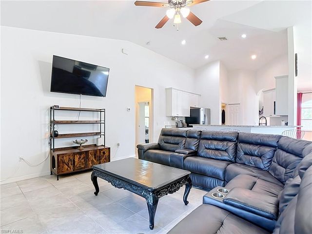 3907 11th ST SW, Lehigh Acres, FL 33976