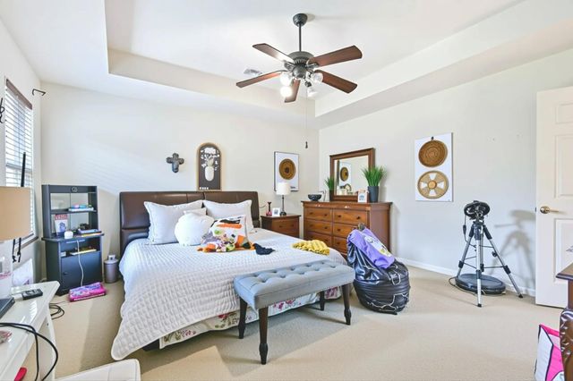 880 Shoal Pointe Lane, League City, TX 77573