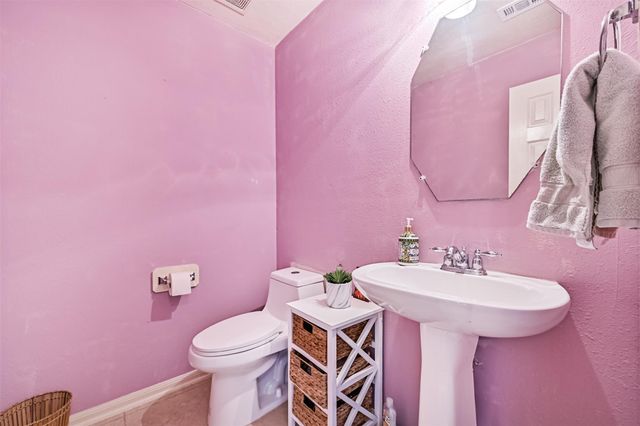 880 Shoal Pointe Lane, League City, TX 77573