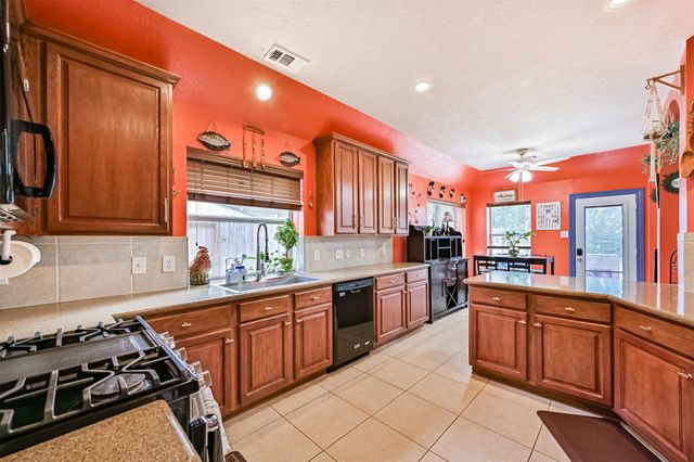 880 Shoal Pointe Lane, League City, TX 77573