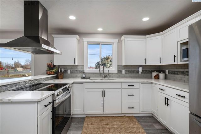 220006 E 59th Ave, Kennewick, WA 99337