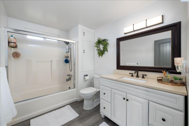 220006 E 59th Ave, Kennewick, WA 99337