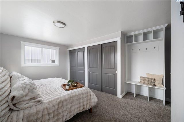 220006 E 59th Ave, Kennewick, WA 99337