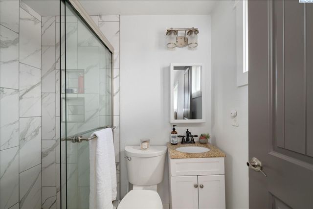 220006 E 59th Ave, Kennewick, WA 99337