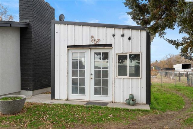 220006 E 59th Ave, Kennewick, WA 99337