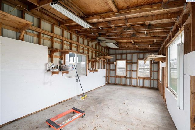 220006 E 59th Ave, Kennewick, WA 99337