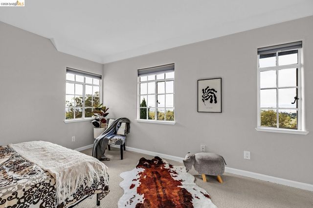 6344 Snake RD, Oakland, CA 94611