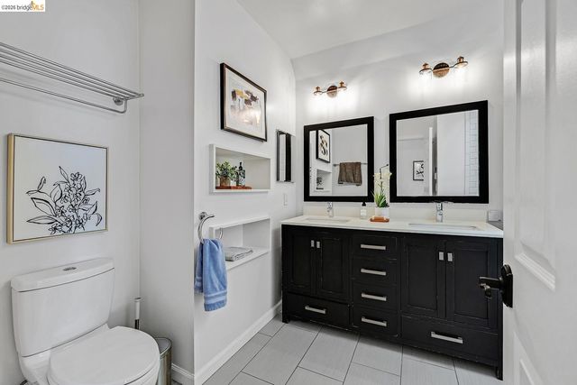 6344 Snake RD, Oakland, CA 94611