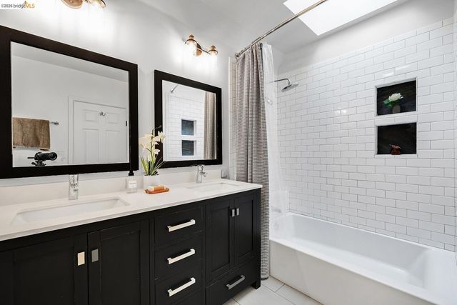 6344 Snake RD, Oakland, CA 94611