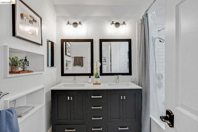 6344 Snake RD, Oakland, CA 94611