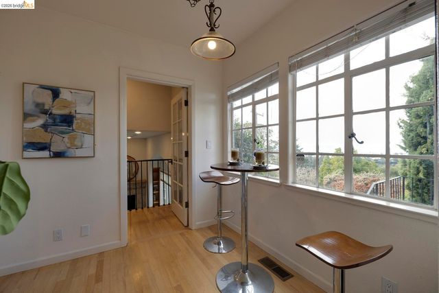 6344 Snake RD, Oakland, CA 94611