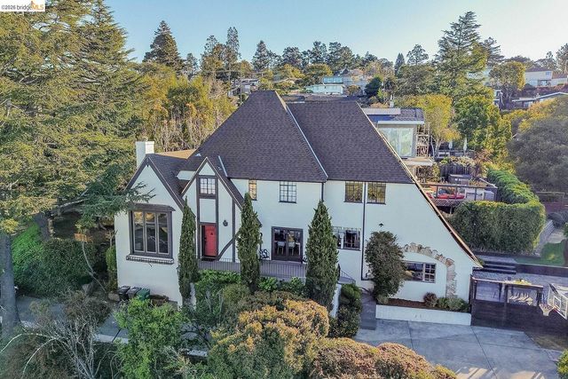 6344 Snake RD, Oakland, CA 94611