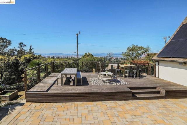 6344 Snake RD, Oakland, CA 94611