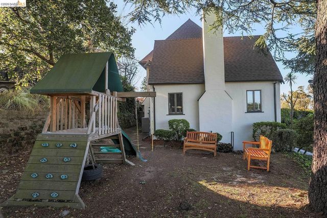 6344 Snake RD, Oakland, CA 94611