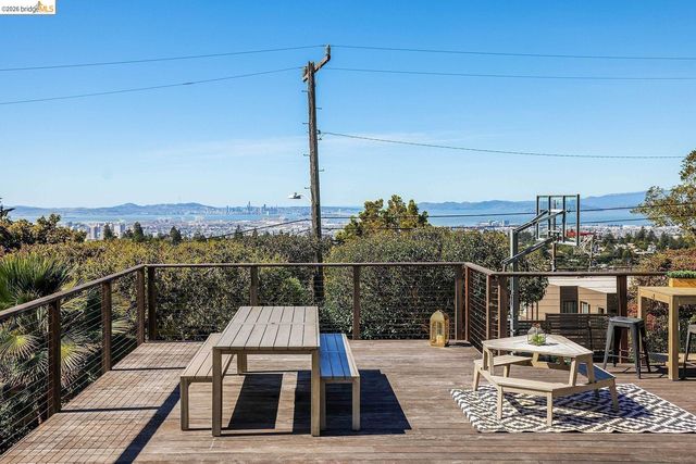 6344 Snake RD, Oakland, CA 94611