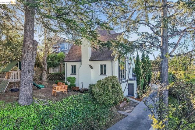 6344 Snake RD, Oakland, CA 94611