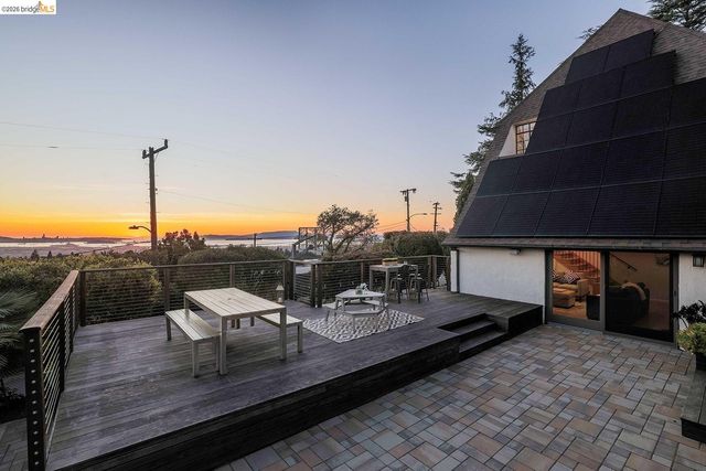 6344 Snake RD, Oakland, CA 94611